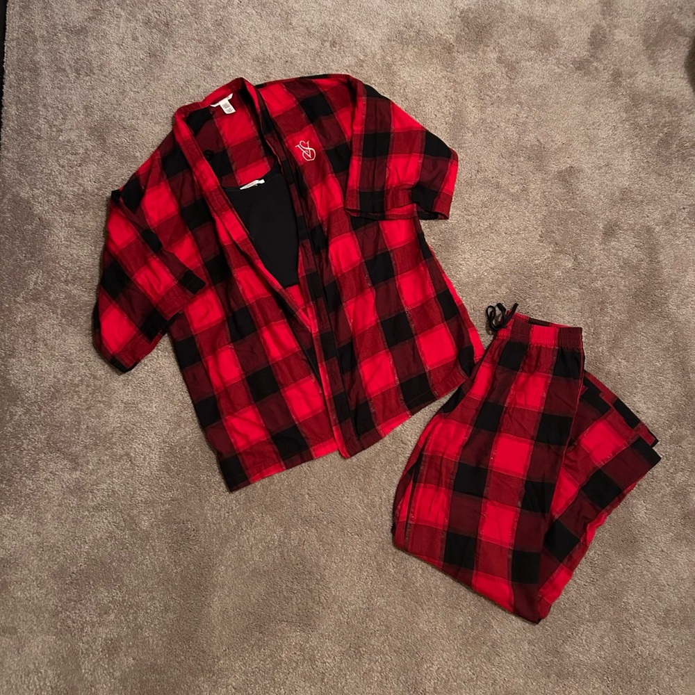3 PIECE VICTORIAS SECRET PJ SET